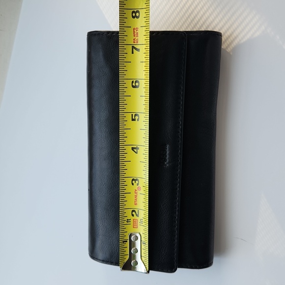 Fossil Women's Black Leather Wallet - Picture 8 of 9
